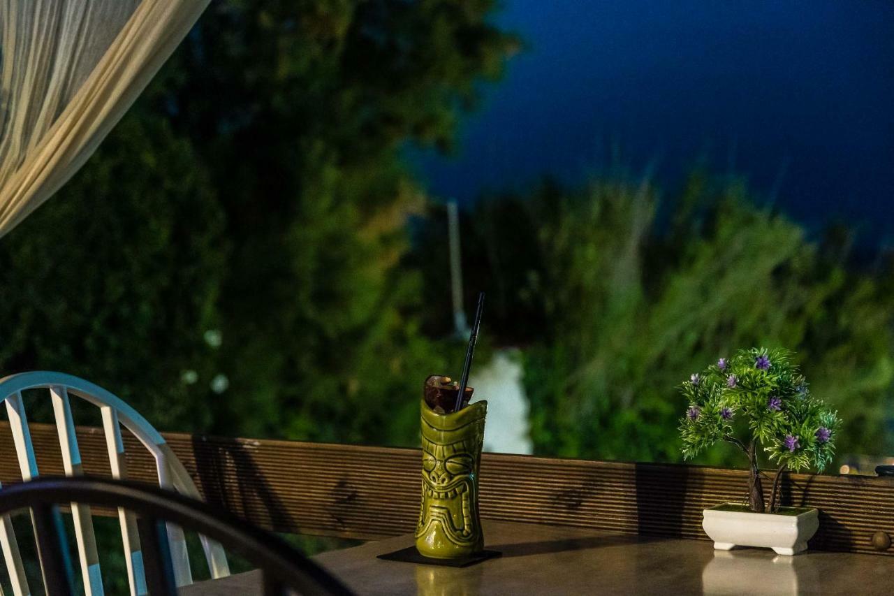 Amarylis Beachfront Studios Amoudi Exterior foto